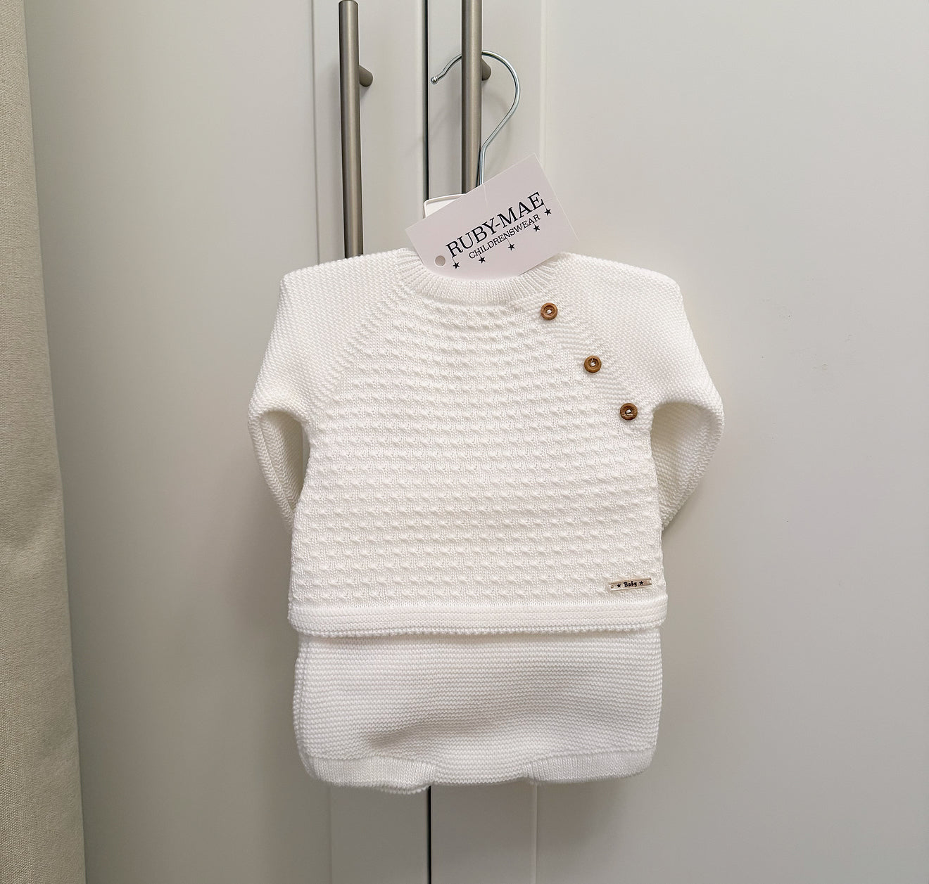 
                  
                    White Knitted Jumper & Shorts Outfit - UNISEX
                  
                