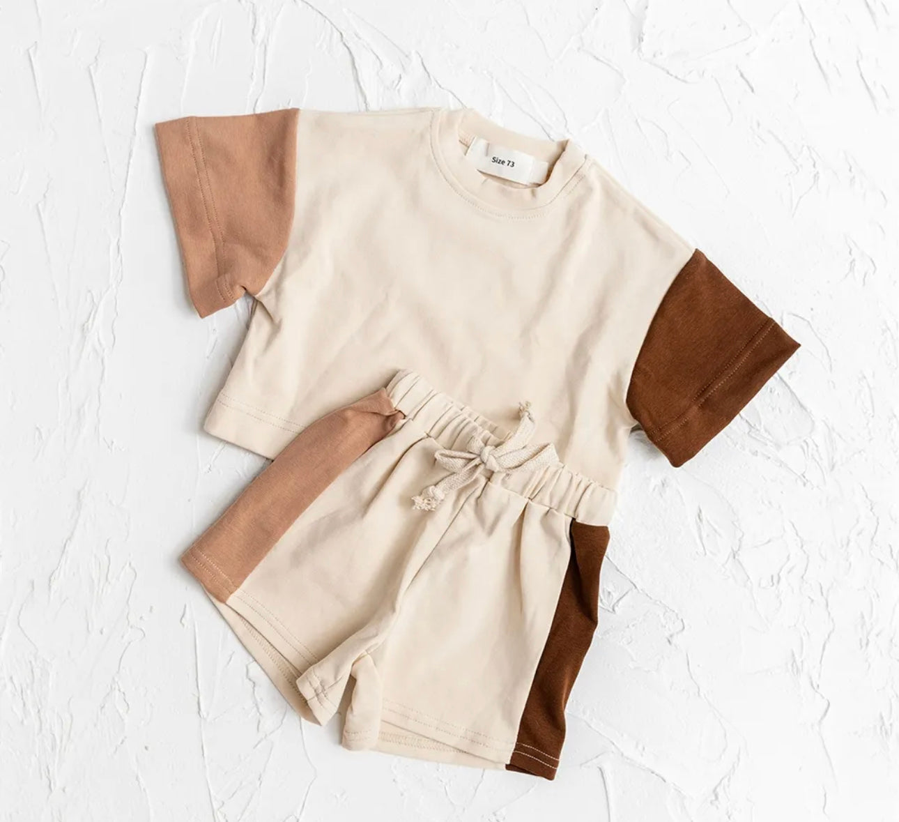 
                  
                    Beige & Brown Oversized Shorts & T-Shirt Set - Bobby
                  
                